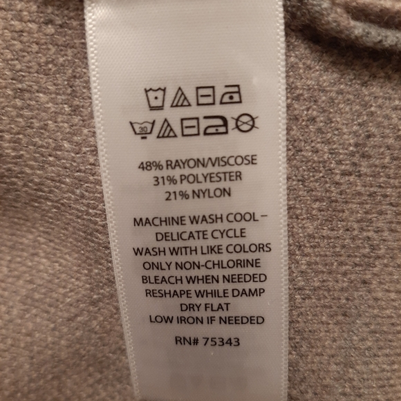 Elie Tahari womens sweater mock neck camo Size large NWOT - Picture 4 of 5